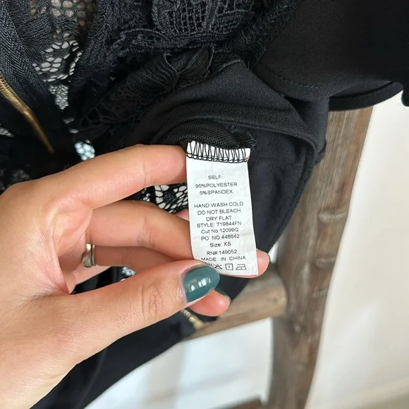 Amanza Ruffle Sleeve Black Lace Blouse / Size Small - Picture 7 of 10